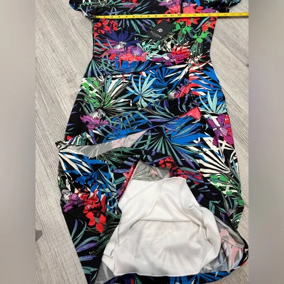 Allison Tropical Floral Leaf Print Ruched Sheath Dress Short SleeveWomen’s 38/12 - Picture 11 of 12